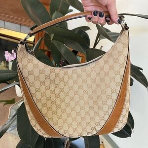 Authenic Brand New Vintage Gucci Hobo Beige
